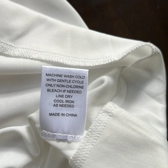 Poppies and Roses Long-Sleeve Ruched Bodice Floral Printed Knit Shift Dress - Picture 9 of 15